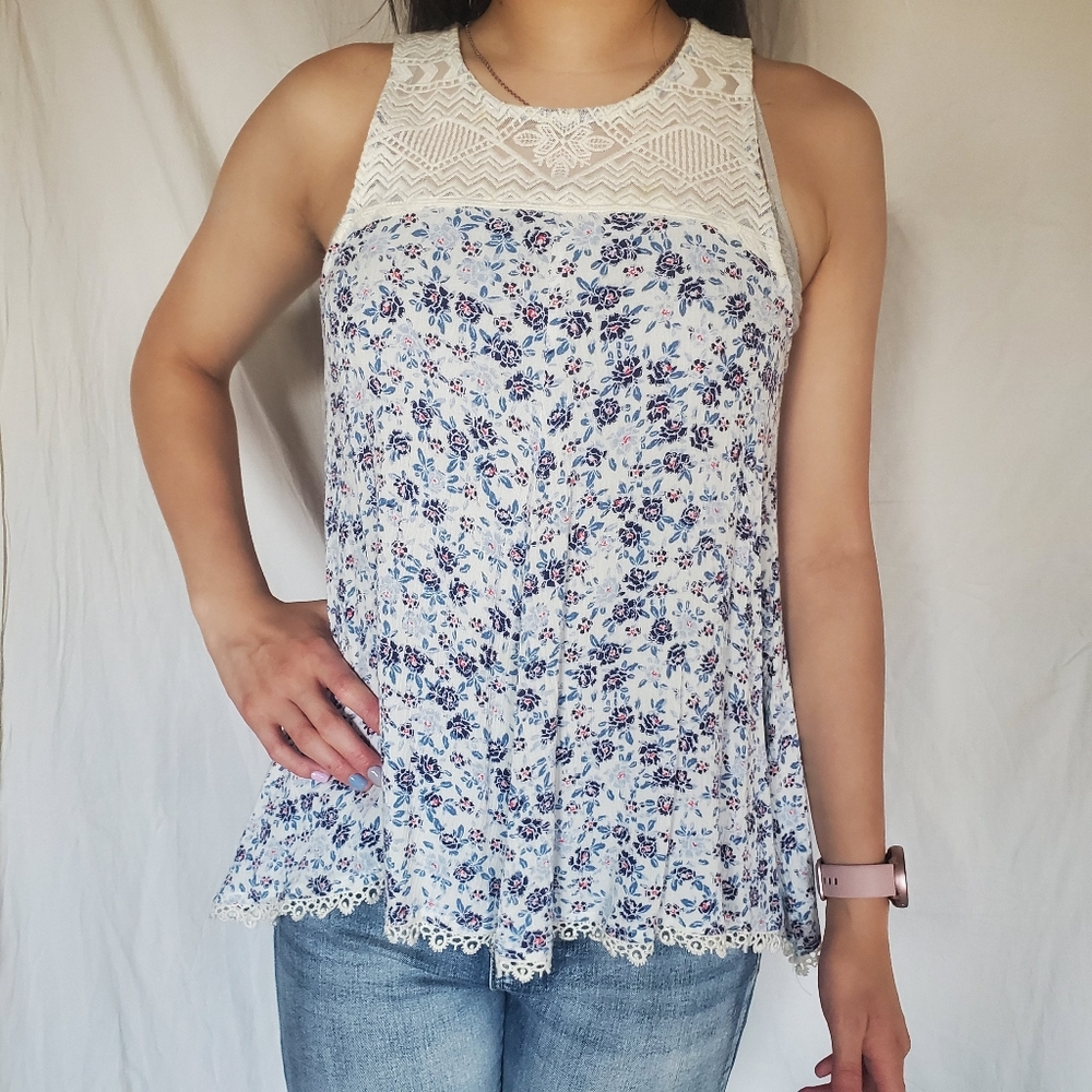 Flowy floral high-neck and open-back tank